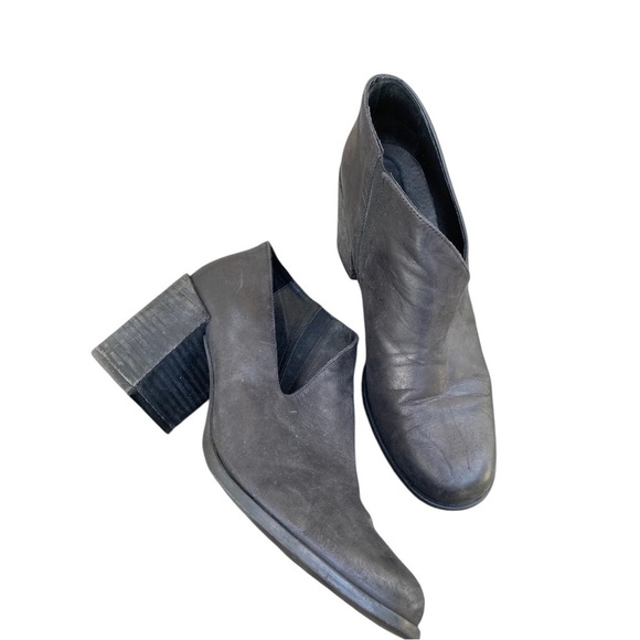 Free People Shoes - Free People Black Heeled Boots with Sleek Design size 39